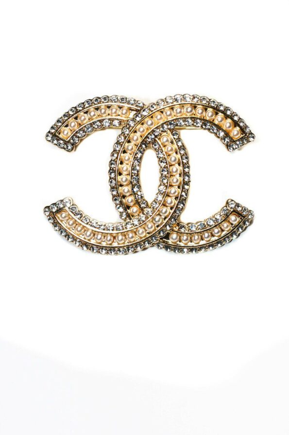 Shiny cc brooch pearl brooch pin